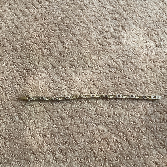 Lilac color bracelet - Picture 2 of 4